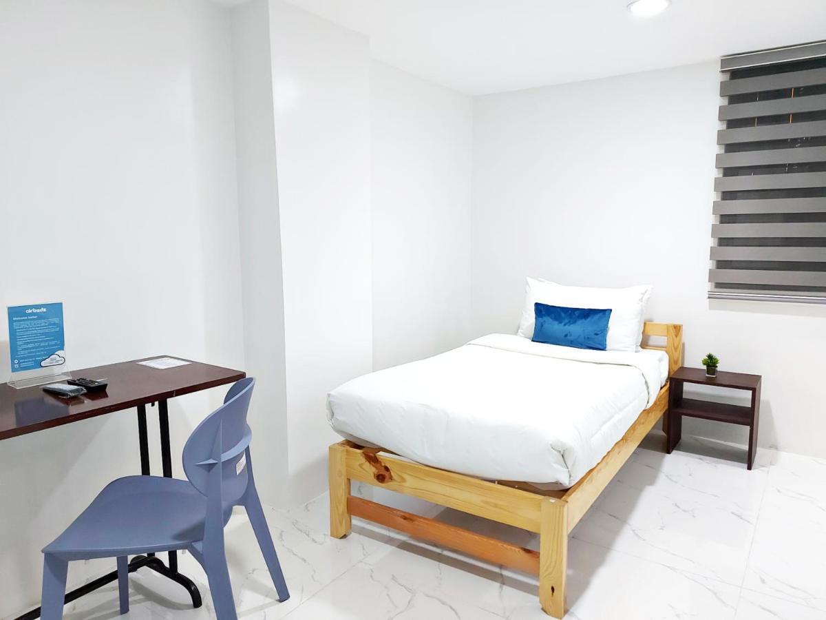 Airobedz Makati - A Value Hotel Manila Luaran gambar