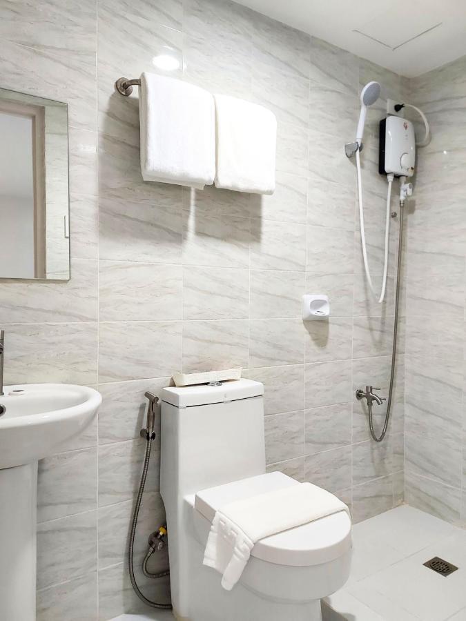Airobedz Makati - A Value Hotel Manila Luaran gambar
