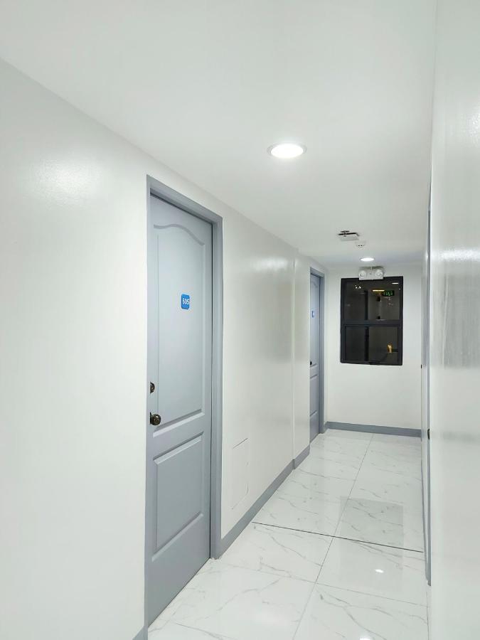 Airobedz Makati - A Value Hotel Manila Luaran gambar